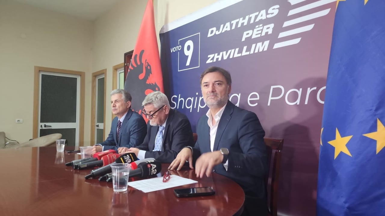 “Në zgjedhjet e tjera nuk do ketë më Dashamir”/ Shehaj dhe Alibeaj konferencë pas humbjes së thellë: Ky është fundi politikisht…