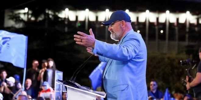 Nga Shkodra ne Lezhe/ Thirja e kryestrategut të Trump për shqiptarët, LaCivita: Dilni dhe votoni, luftoni për lirinë tuaj