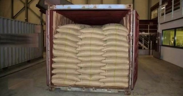 Ngarkesë e dyshimtë me vlerë 60 milionë franga zbulohet në dërgesën me kafe/ Tre shqiptarë përballen me akuza, pakot mbërritën në fabrikën e Nespresso-s
