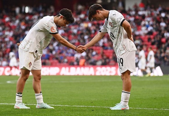 Nis Europiani U-17 në Shqipëri/ Kuqezinjtë munden nga Portugalia në “Arenën Kombëtare”