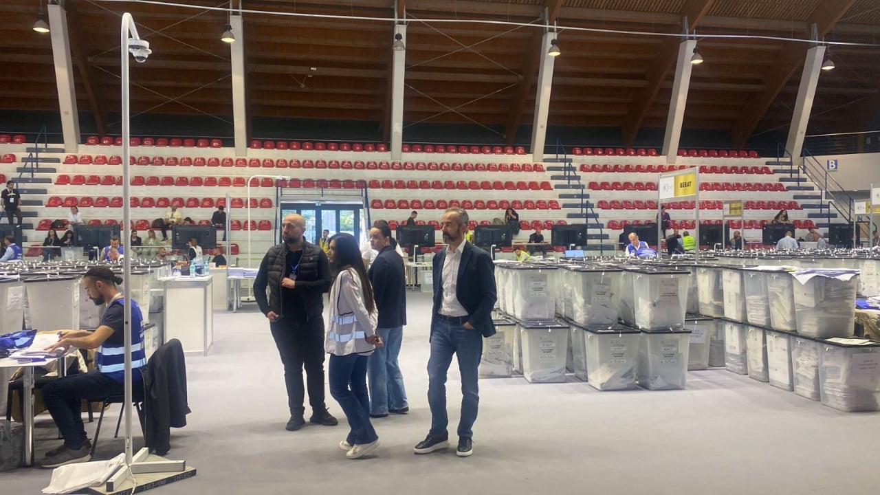 Nis numërimi i zarfeve nga Greqia, zbulohet urdhri i Nokës për numëruesit e PD: Kontestoni çdo fletë votimi