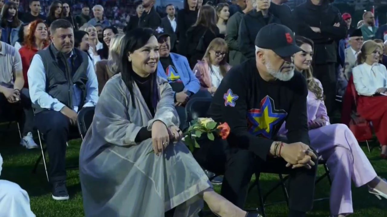 Nis takimi përmbyllës i fushatës së PS, Kryeministri Rama shoqërohet nga bashkëshortja Linda