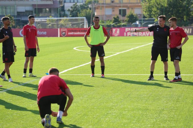 Nisin përgatitjet për finalet e EURO U-17/ Kombëtarja në formë, trajneri Tedesco fton 23 lojtarë në fazën…