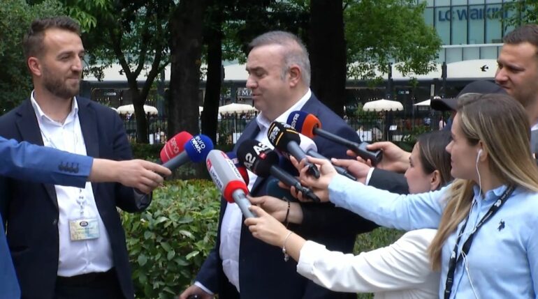 “Një dëshmitar i gatshëm për SPAK”/ Përfaqësuesi ligjor i PD, ‘plas’ videon: Ju e dini kush i blen votat