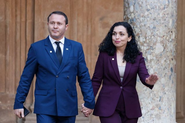 “Një plumb e zgjidh”/ Bashkëshorti i Osmanit reagon ashpër: Presidentja po merr dhjetëra kërcënime me jetë