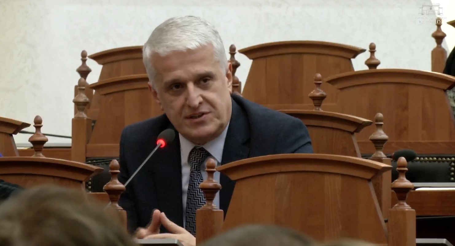 Nuk siguroi votat për mandatin e ri të deputetit, reagon për herë të parë Majko