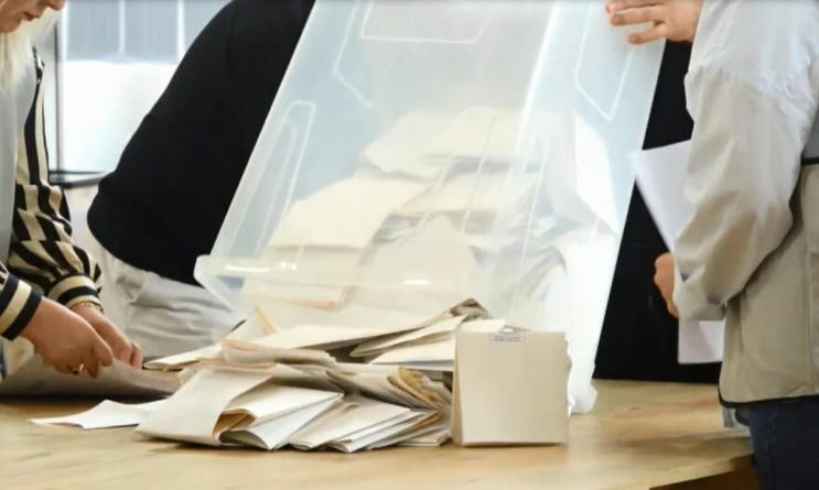 Numërohen votat e diasporës për Fierin, Balluku dhe PS ruajnë mandatin e 12-të