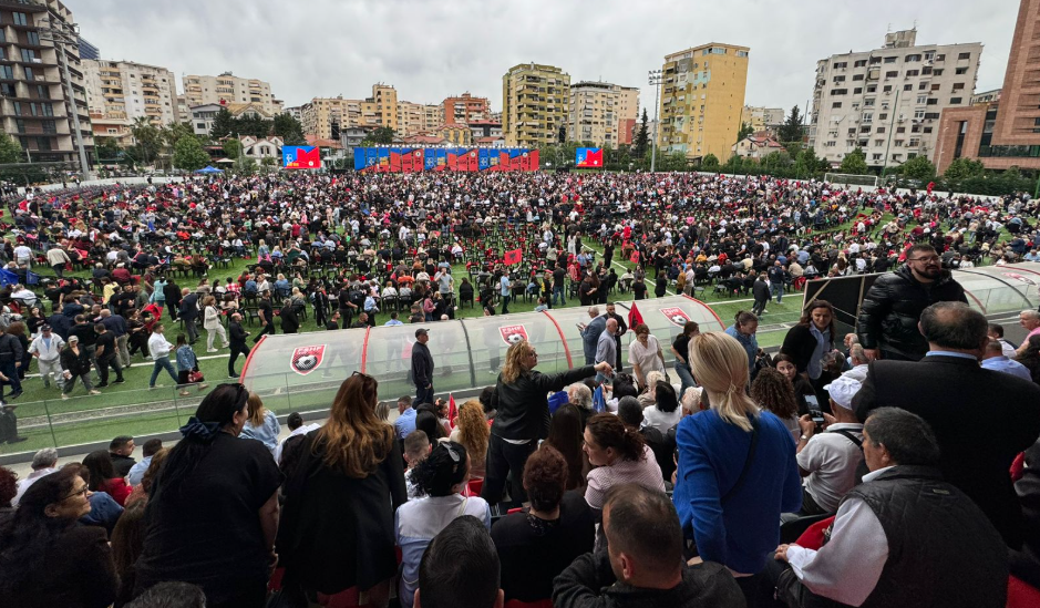 Pak para nisjes së mitingu përmbyllës të PS, ja si duket atmosfera në “Parkun Olimpik”