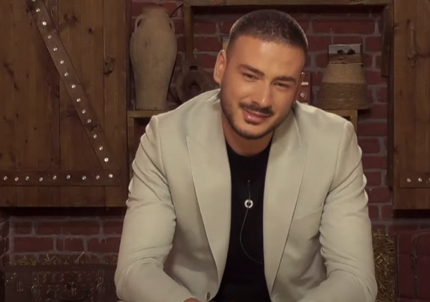 Pas letrës së ish-partneres, Ylli merr një telefonatë të papritur! Kush ishte në anën tjetër të telefonit?