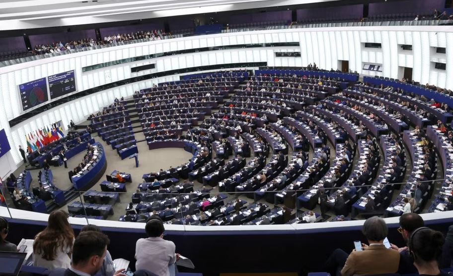 PE kërkon nga Kosova të bëjë reforma për t’iu afruar BE-së: Të hapë kapitull të ri bisedimesh me Serbinë