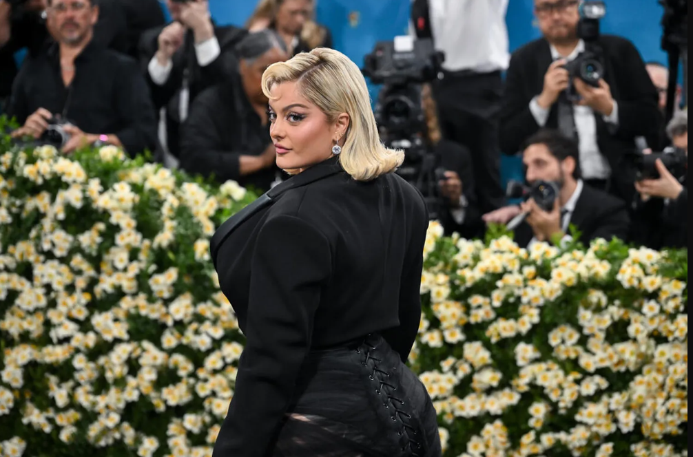 Për herë të parë në Met Gala, Bebe Rexha përballet me komentet fyese, bën rrëfimin e trishtë për dështimin e shtatzënisë