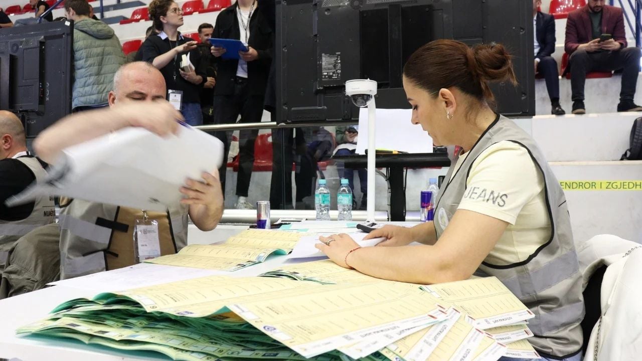 Përfundon numërimi i votave të diasporës për kandidatët në Lezhë, Admir Kadeli i PS-së i merr mandatin Marjeta Nelit me vetëm 26 vota diferencë