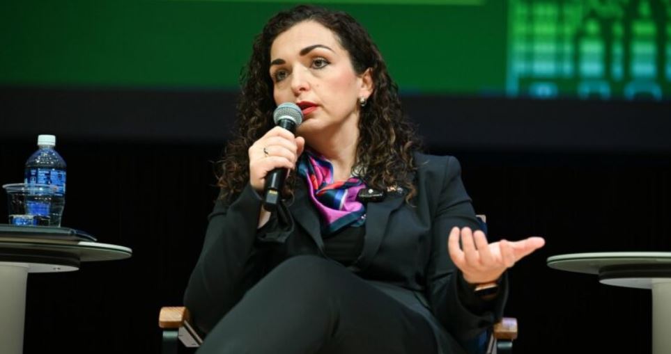 “Përmes aleancave”/ Presidentja Osmani në Asamblenë Parlamentare të NATO-s: Paqja nuk vjen duke qëndruar e izoluar