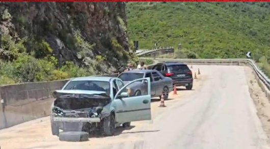 Përplasen tre automjete në aksin Dhërmi-Himarë