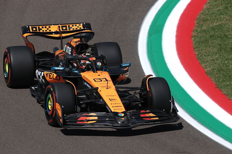 Piastri mposht Verstappen dhe siguron “pole” në Imola, zhgënjim për dy makinat Ferrari, jashtë “top-10”