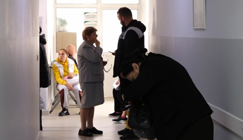 Plakja e popullsisë me ritme të shpejta, në Shqipëri mungon mjeku specialist për të moshuarit