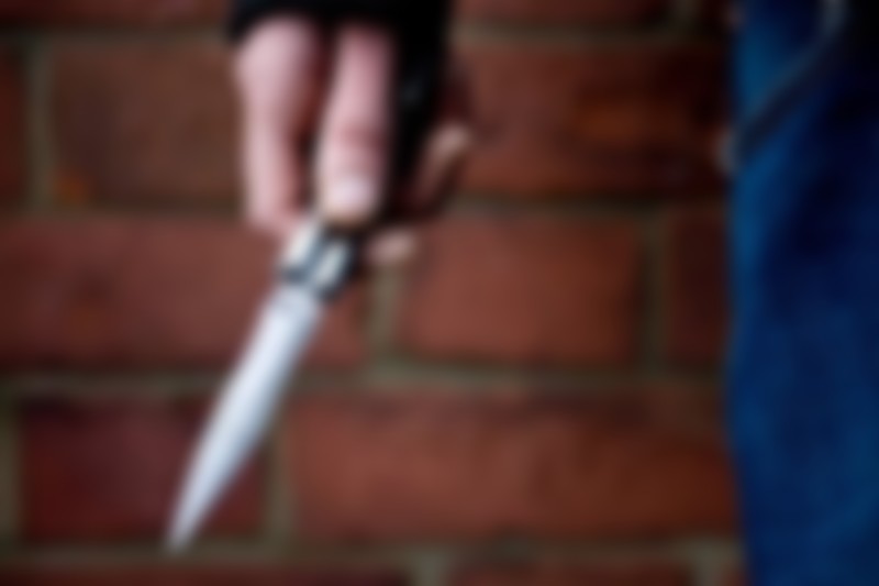 Plas sherri në kryeqytet/ 35-vjeçarit i ngulin th*kën, si paraqitet gjendje e të riut?