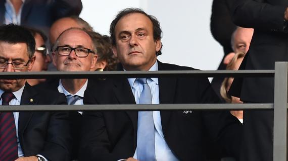 Platini mbron Mbappé: Mos i kërkoni të luajë si unë apo Messi, por është fenomen