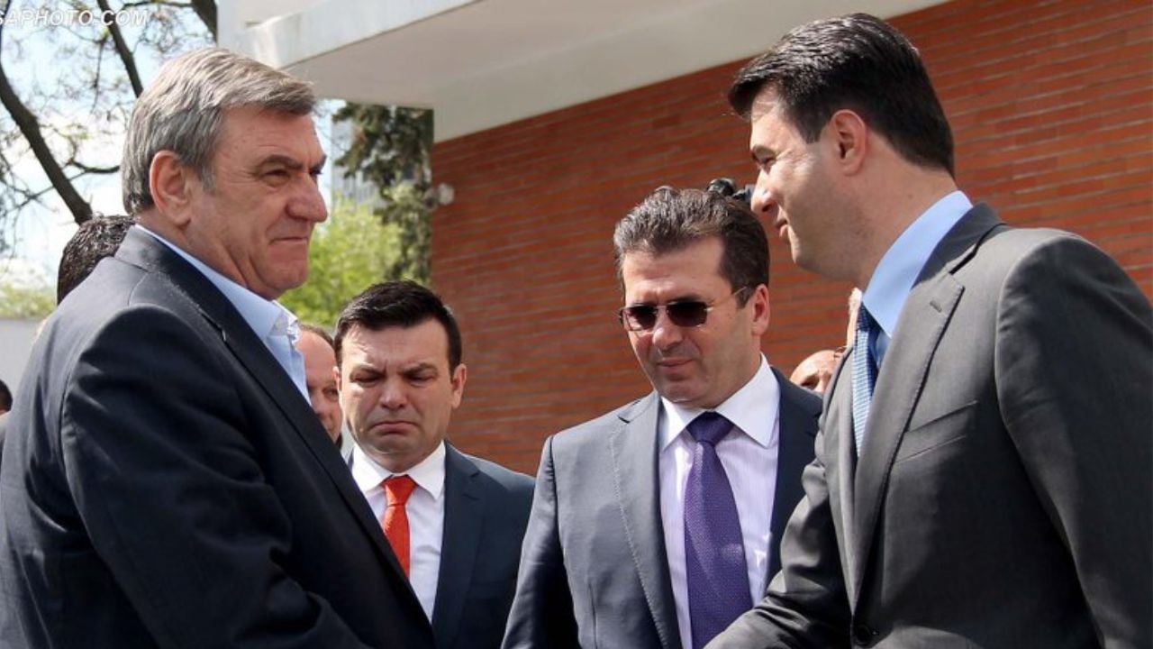 “Po luan rolin e Zeqinesë së Roskovecit”/ Agron Duka sulmon Lulzim Bashën: Është ngarkuar nga Rama që të akuzojë kandidatin e PAA