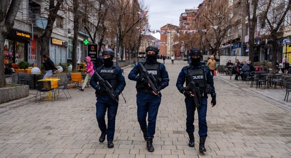 Policia e Kosovës nis hetim ndaj zyrtarit të vet, por e mohon se u ushtrua dhunë ndaj maturantit serb