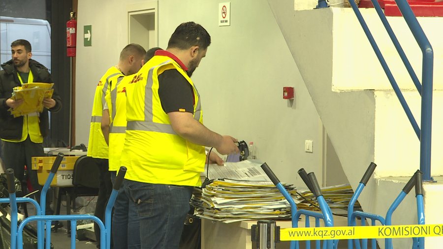 Porosia e Partisë Demokratike për numëruesit: Të kontestohet çdo votë e ardhur nga Greqia