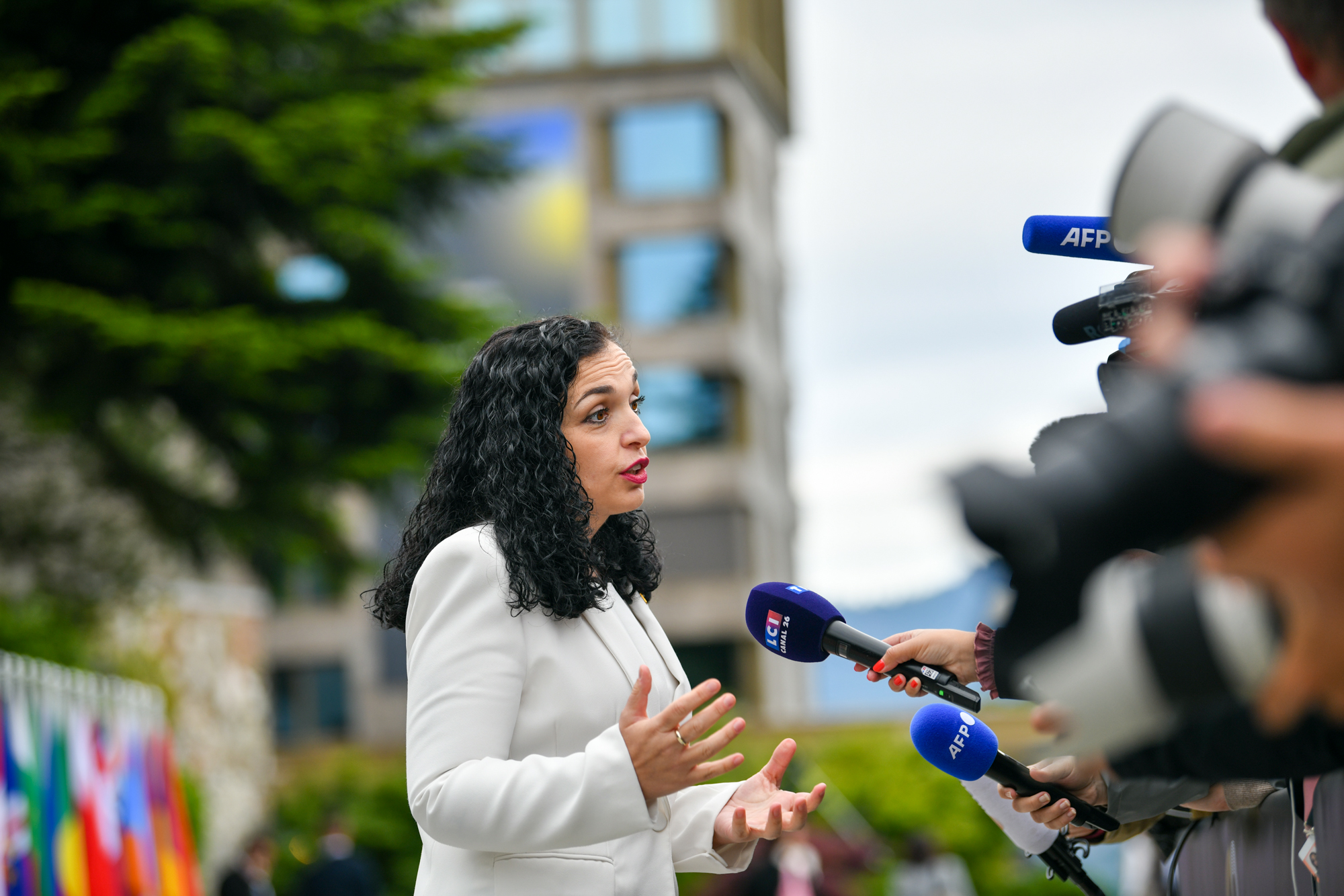 Presidentja Vjosa Osmani kërcënohet me jetë