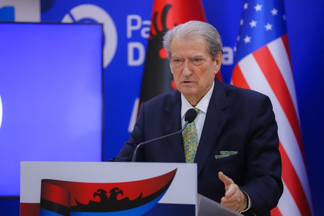 “Priten arrestime në listën e PD”/ Berisha për deklaratën e Murrizit: Partia Demokratike nuk ka asnjë të inkriminuar