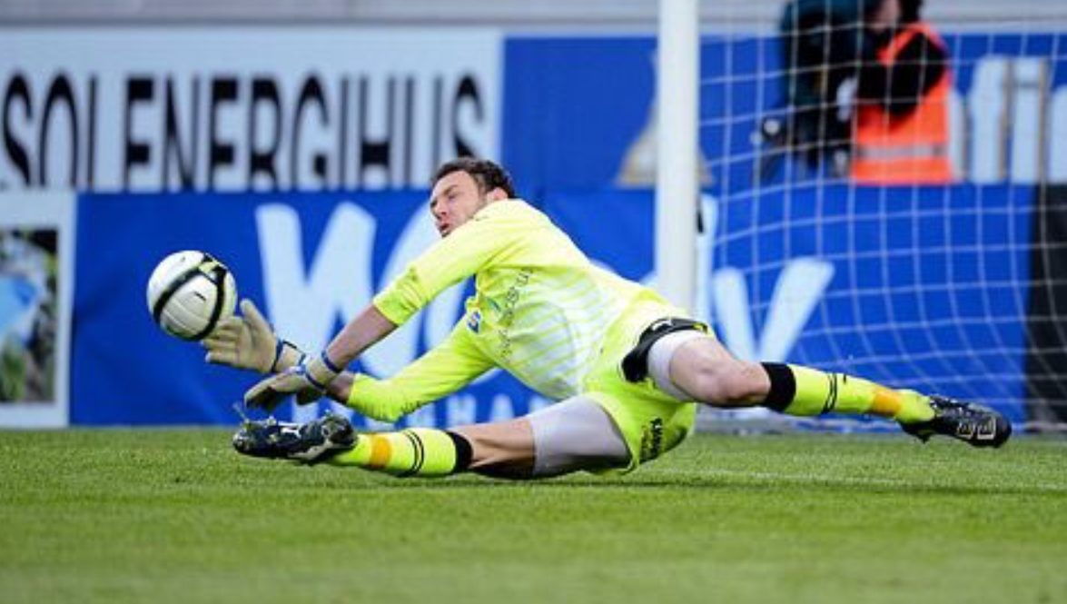 Priti dy penallti dhe shënoi një, Etrit Berisha i jep trofeun e Kupës së Suedisë ekipit