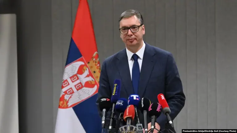 Protestat, Vuçiç akuzon profesorët: Ata do të duhet të mbajnë përgjegjësi për krimet që kanë kryer