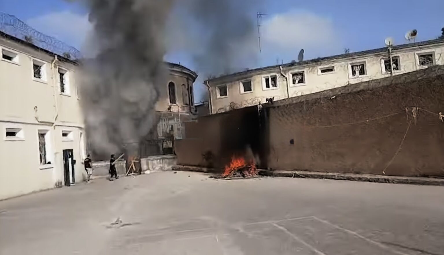 Protestë në burgun e Korfuzit – Të burgosurit shqiptarë denoncojnë kushte çnjerëzore dhe diskriminim