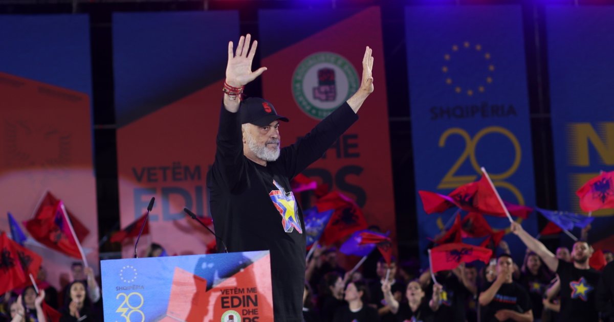 PS triumfon/ Rama mban fjalimin e fitores sot në sheshin ‘Skënderbej’: S’po i gjej dot fjalët për të shqiptuar