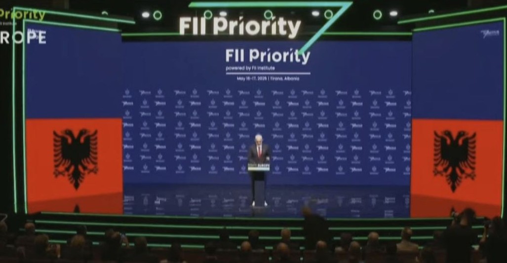 Rama dhe Macron në forumin ekonomik në Tiranë. Fjalim edhe dhëndri i Donald Trump