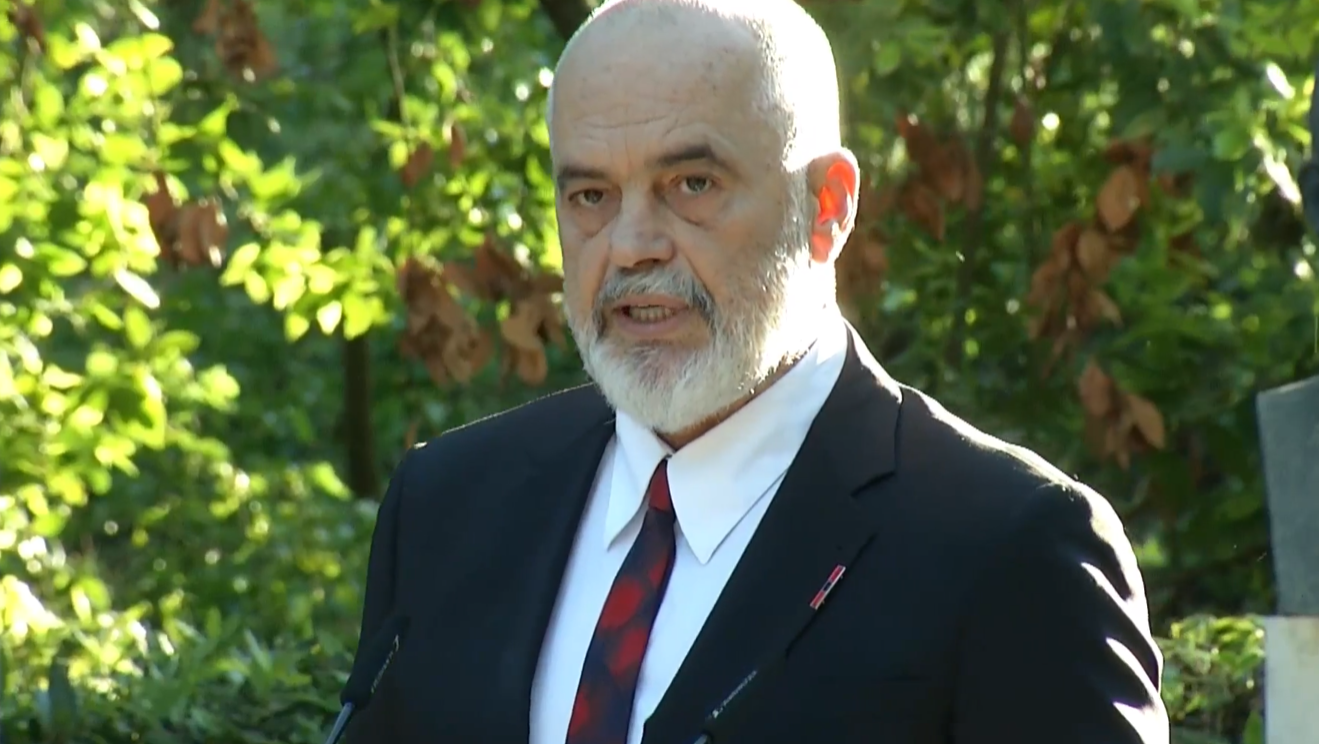 Rama për Berishën: Kufomë ambulante me kapelën e Trump