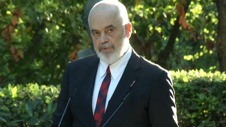 Rama ‘shigjeton’ opozitën: ‘Madhështorët’ u ofruan shqiptarëve një kufomë ambulante me kapelën e Trump! Topalli vajtonte…