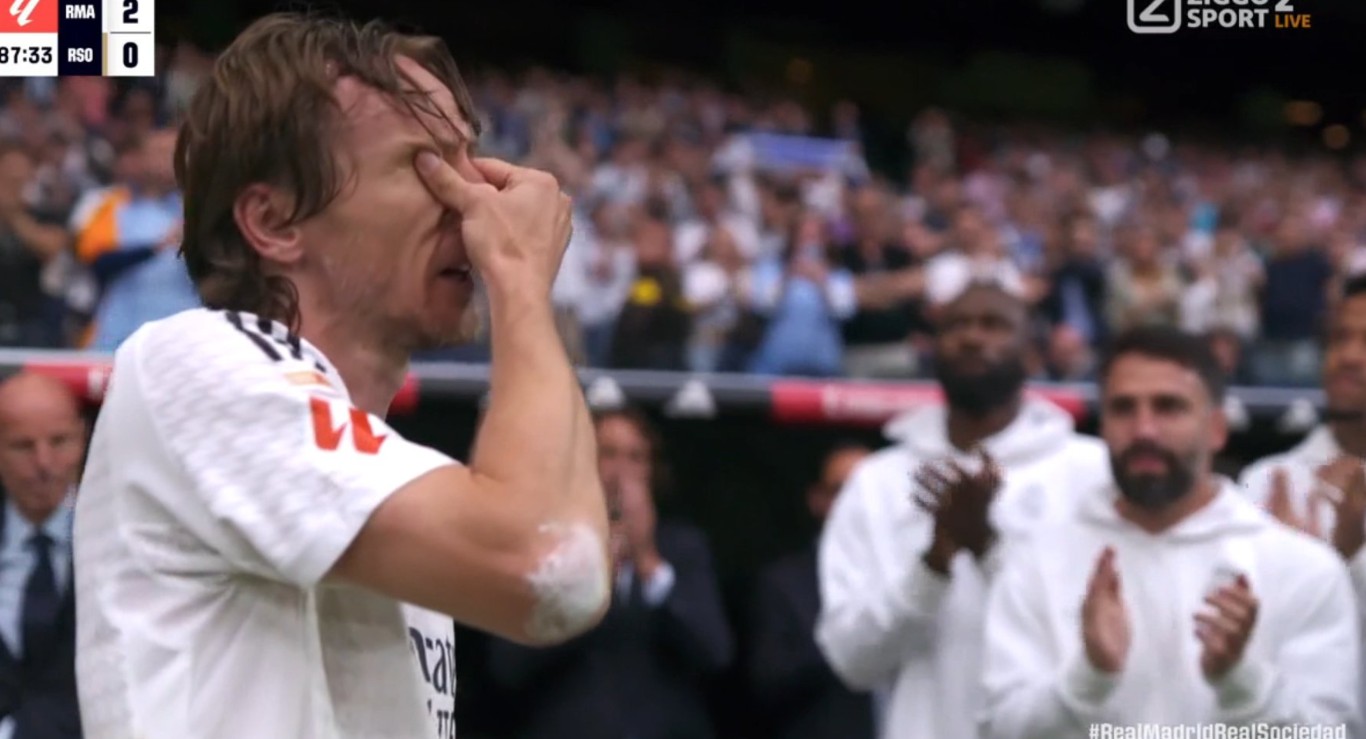 Real Madrid e mbyll sezonin me fitore, por nuk mungojnë lotët në “Santiago Bernabeu”