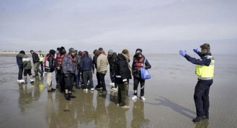 Roja bregdetare greke e alarmuar, ndërsa qindra migrantë mbërrijnë në Kretë