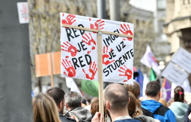 Rritet presioni ndaj Vuçiçit, studentët shpalosin kërkesat, koha po mbaron, ja kur mund të mbahen zgjedhjet