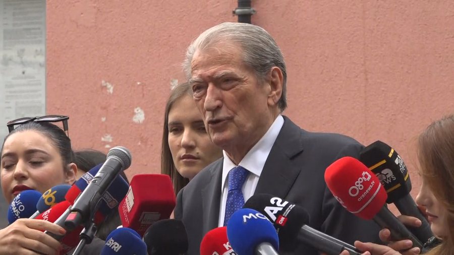 Sali Berisha paraqitet në SPAK, lexon shënimin që i la Dumanit: I shërben narkoshtetit sepse…