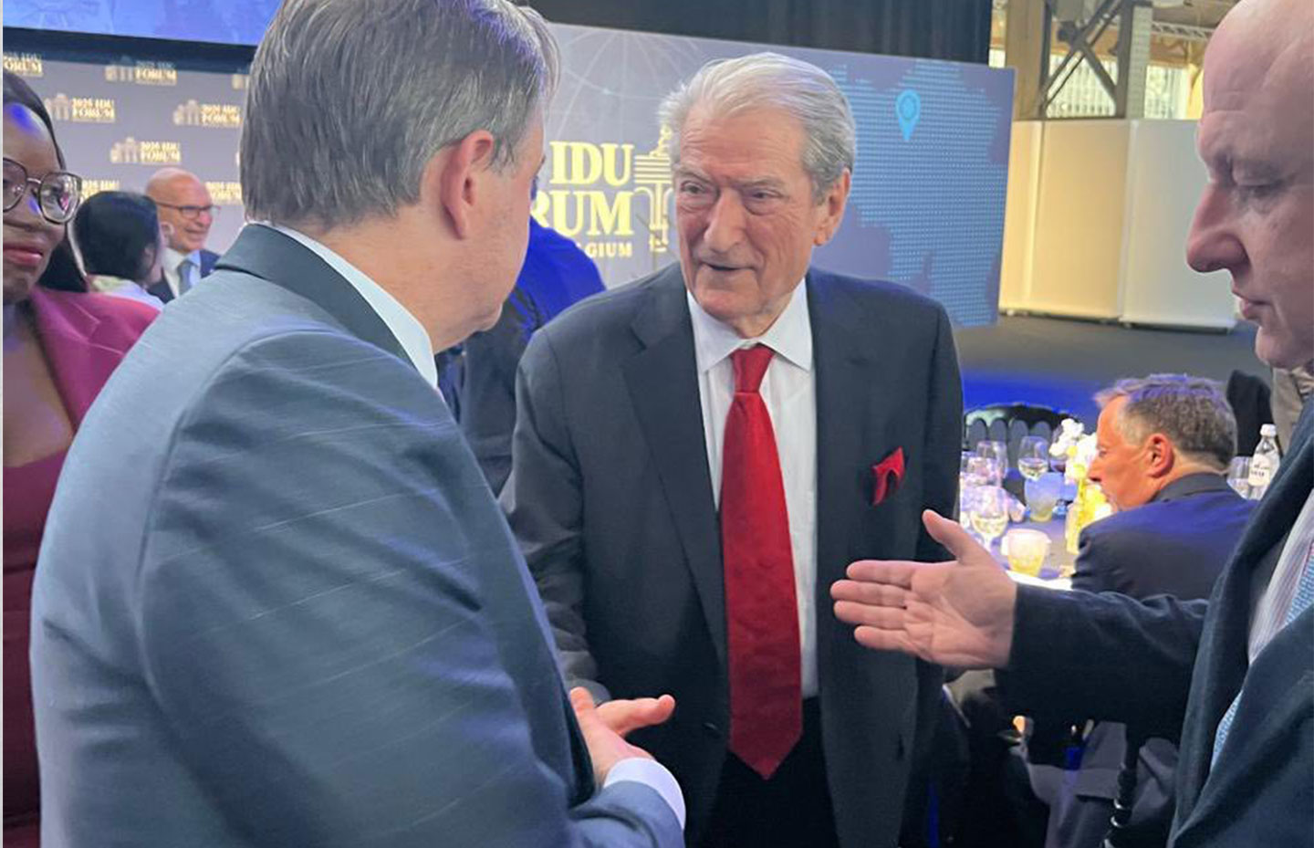 Samiti i IDU, Berisha ndan fotot me kryeministrin belg: Biseduam për situatën në Shqipëri