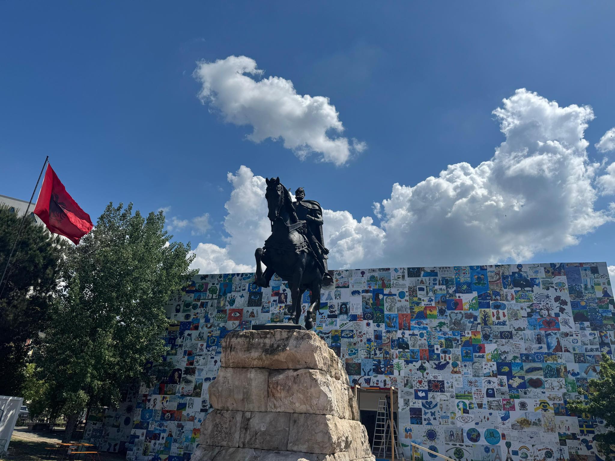 Samiti në Tiranë/Rama ‘i drejtohet’ Skënderbeut: Do mblidhen në sheshin tënd o Mbret