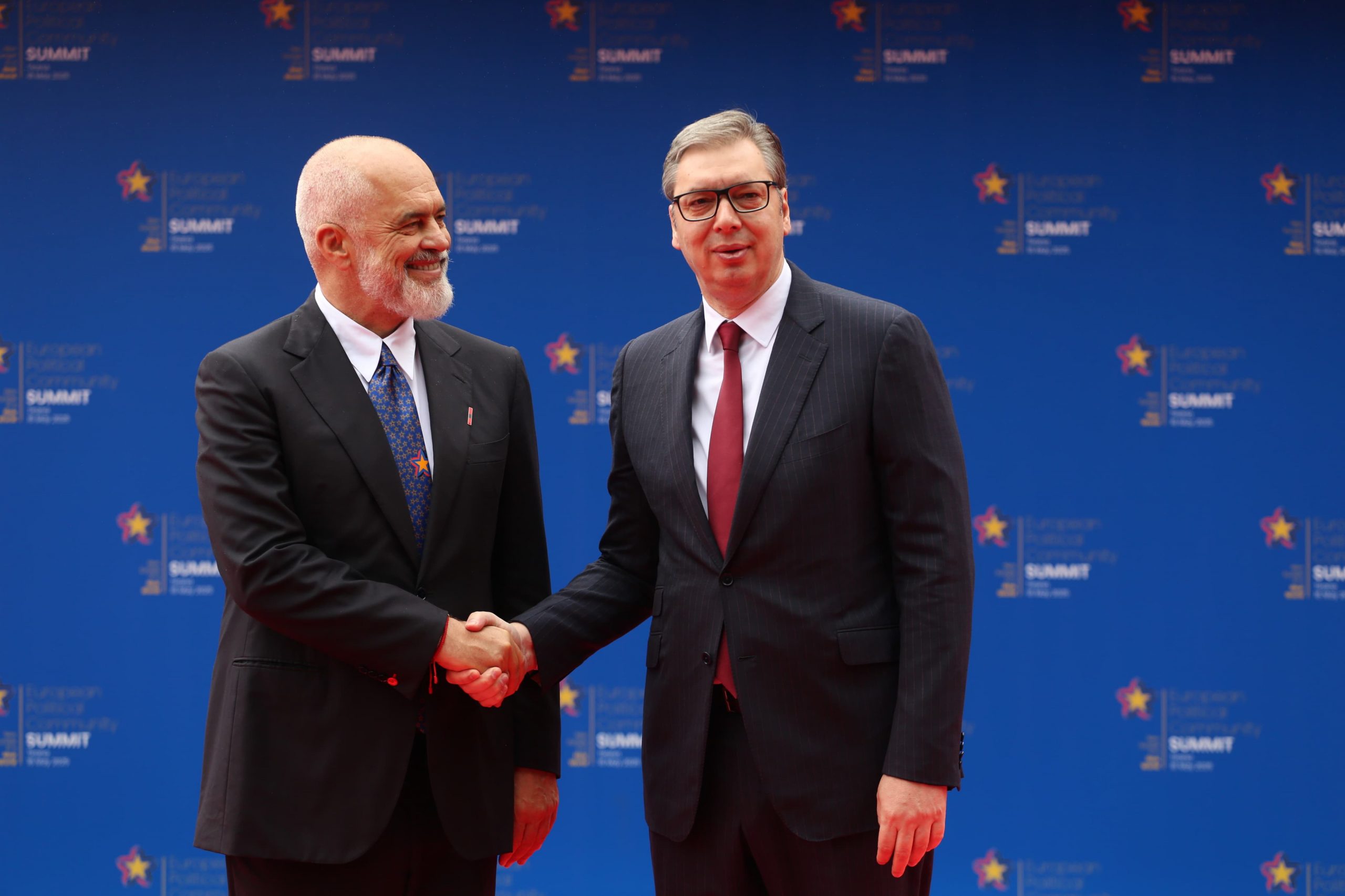 Samiti në Tiranë/Vuçiç: Do përfaqësoj interesat e Serbisë, në fund të vitit mund të…