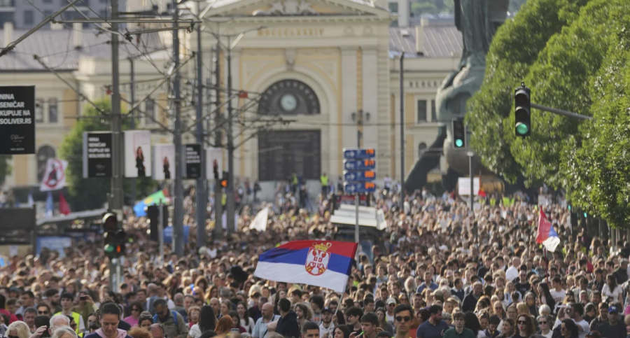 Serbi/ Studentët dalin përsëri në protestë, ‘edhe sa jetë duhet të humbasim, për të ndaluar këtë…’