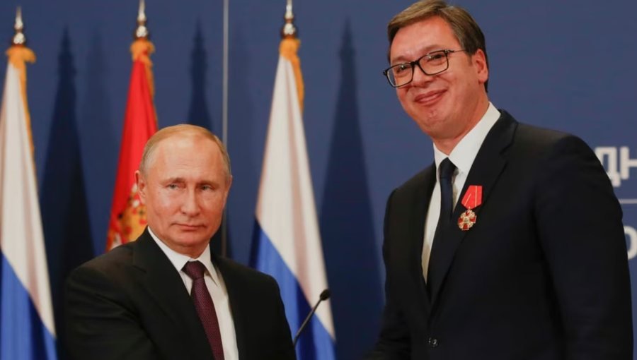 Serbia thotë se do t’i hetojë akuzat nga Rusia se e furnizoi Ukrainën me armë