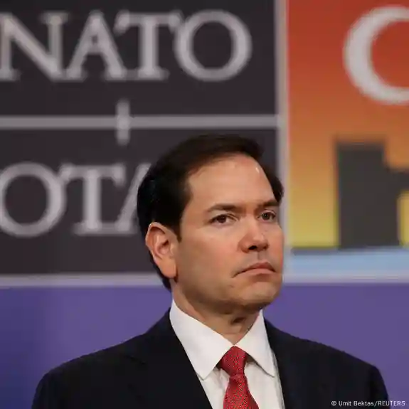 SHBA pezullon lëshimin e vizave për studentët e huaj