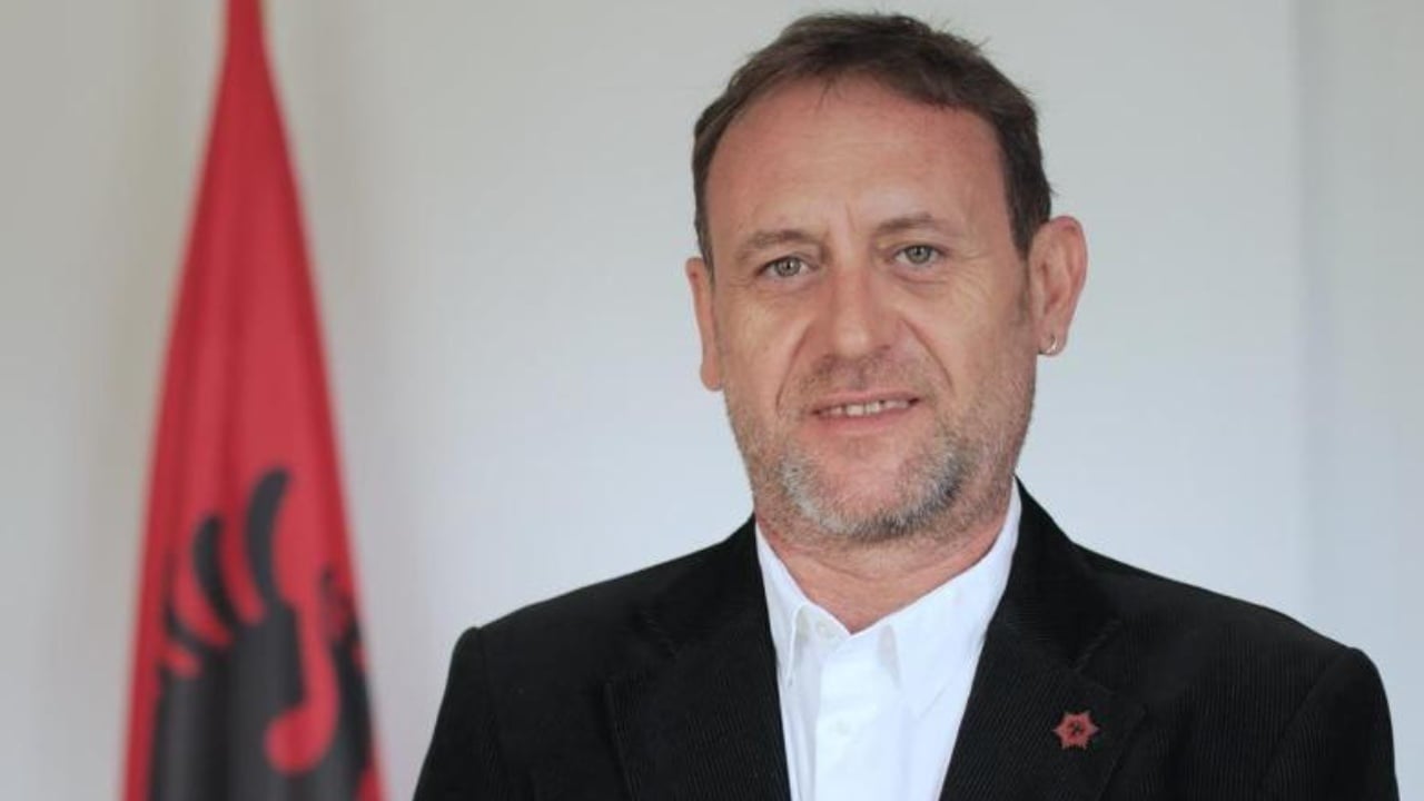 Shkarkohet nga detyra kryetari i Qendrёs Kombёtare tё Kinematografisё, Eol Çashku