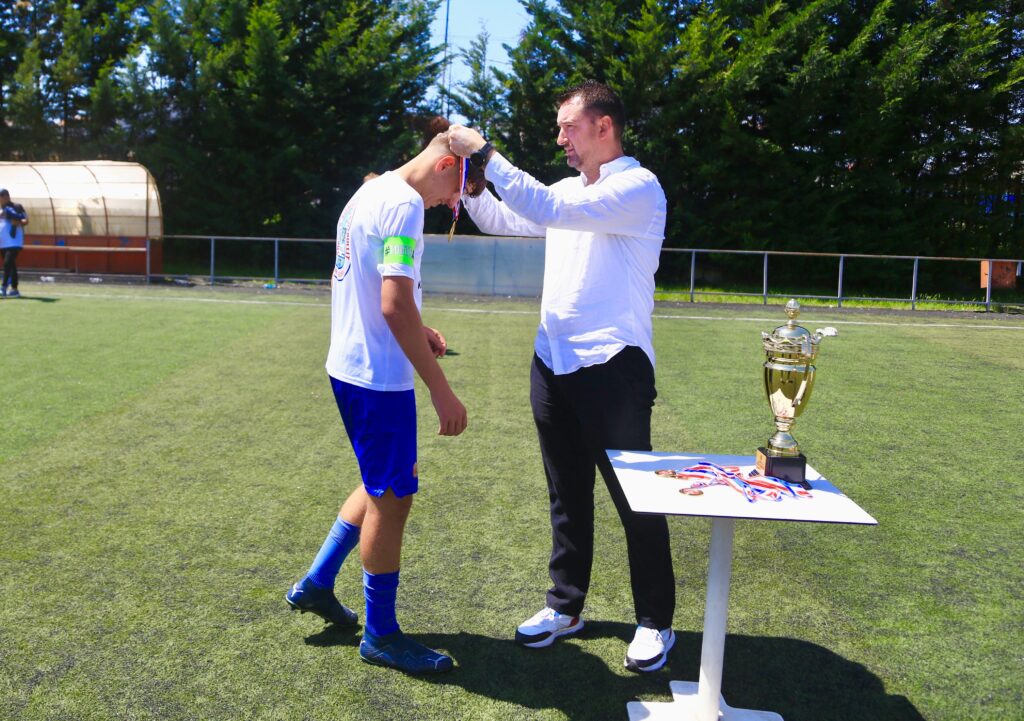 Shkëndija e Tiranës mposht Lushnjen dhe kurorëzohet kampione e Kategorisë së Parë U-17