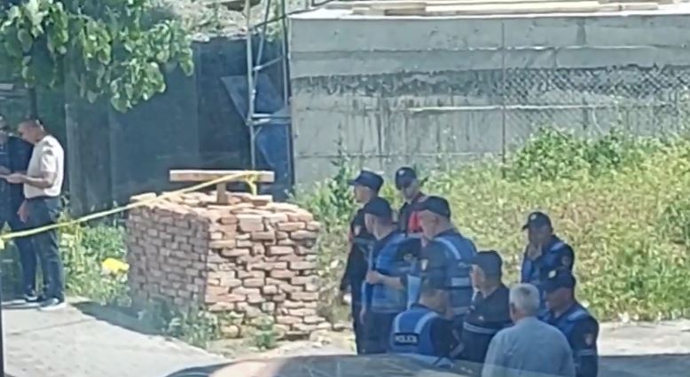 Shkon në 5 numri i personave të qëlluar me armë zjarri në Laç, transporohen tek Trauma, njëri në gjendje kritike për jetën