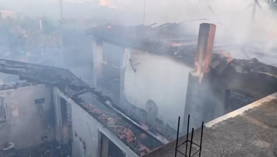 Shkrumbohet banesa në Lezhë, dyshohet për një shkëndijë elektrike