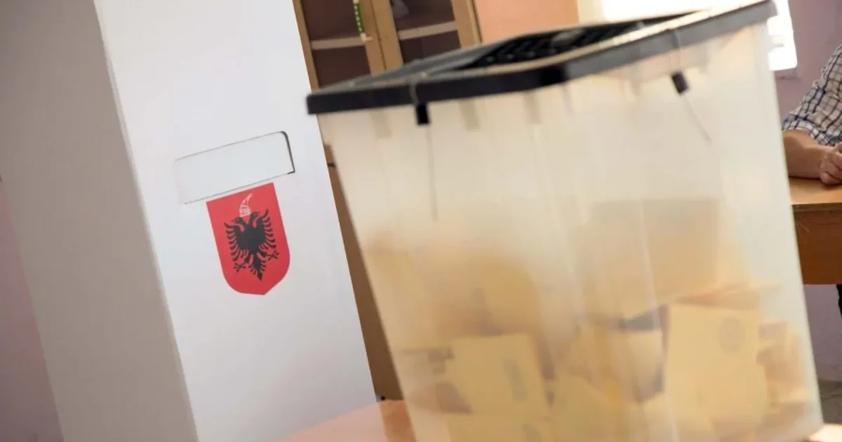 Shqipëria në heshtje zgjedhore, ndalojnë aktivitetet poliitke, qytetarët drejtohen nesër drejt kutive të votimit