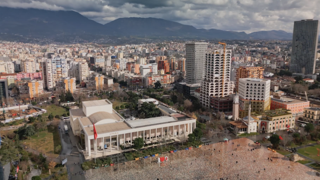 Shqipëria zgjeron hartën e vizitorëve të huaj